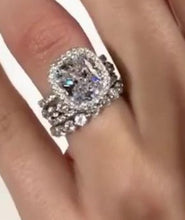 Load image into Gallery viewer, Stared